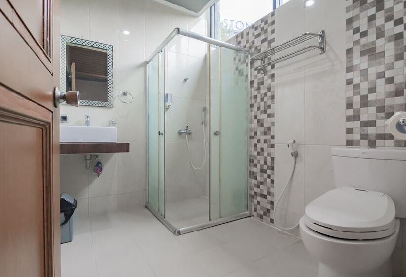 Hotel Reddoorz Plus @ Sukamulya Pasteur 2