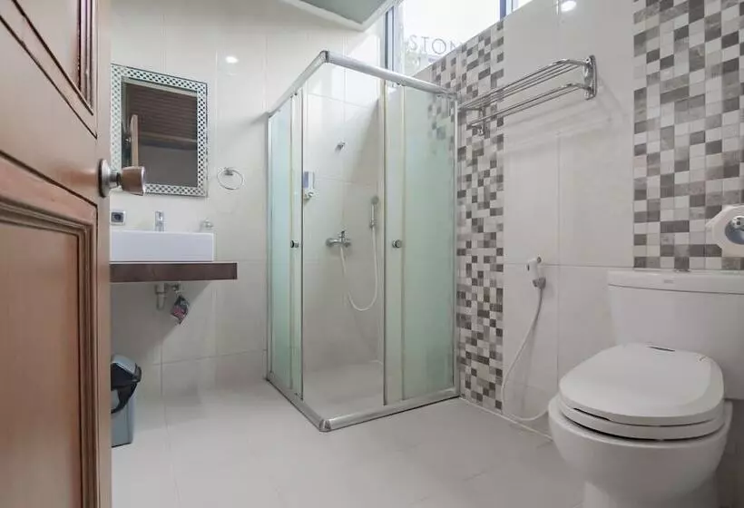 Hotel Reddoorz Plus @ Sukamulya Pasteur 2