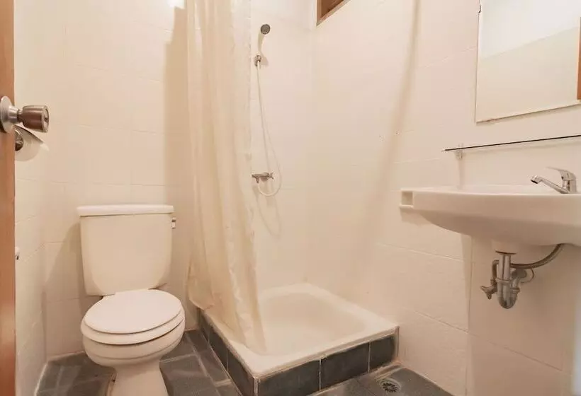 Hotel Reddoorz Plus @ Sukamulya Pasteur 2