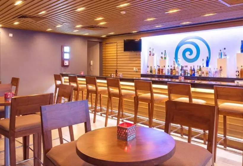 Hotelli Sunrise By Jetwing