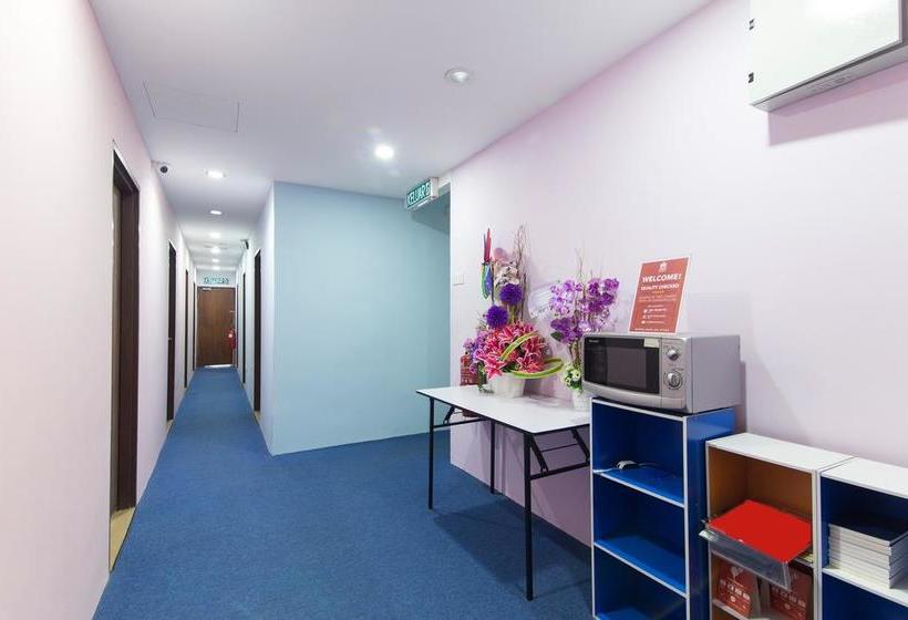 ホテル Zen Rooms Colour