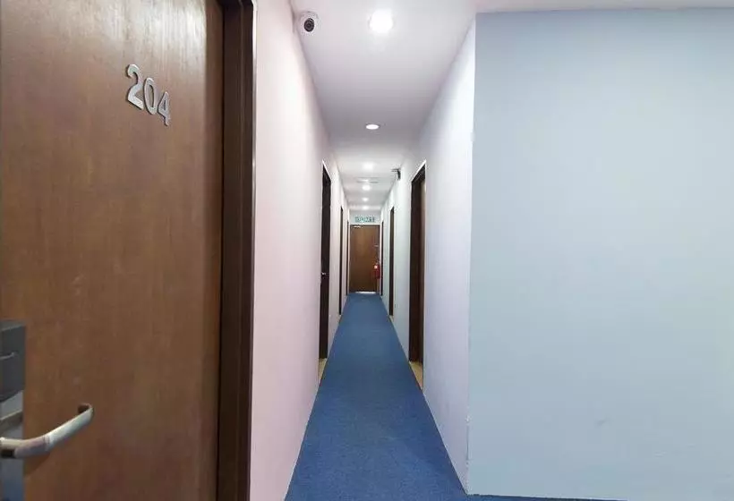 ホテル Zen Rooms Colour