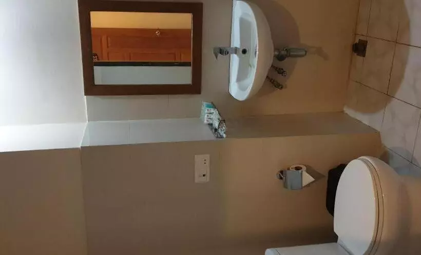 Law Ka Thit Sar Hotel   Hostel