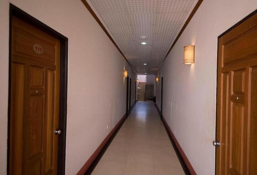 Law Ka Thit Sar Hotel   Hostel