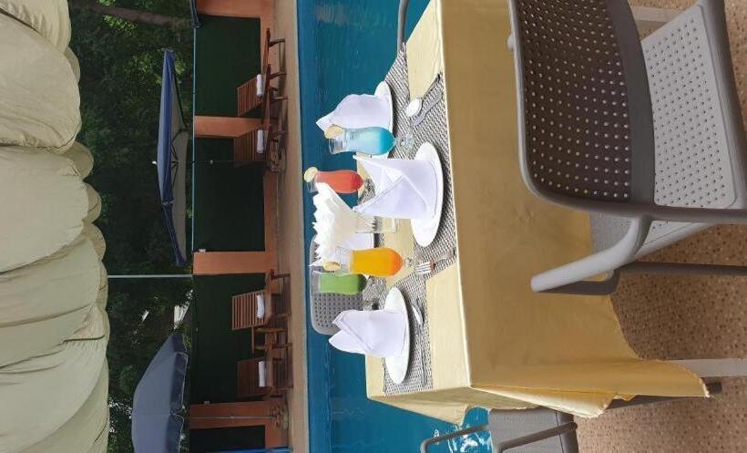 Law Ka Thit Sar Hotel   Hostel