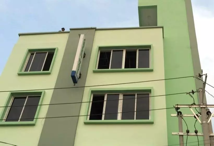 پانسیون Green Days Inn