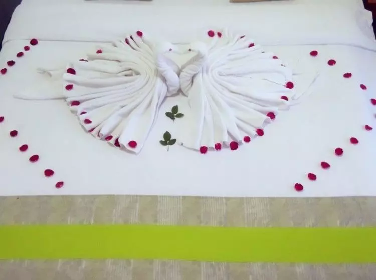 پانسیون Green Days Inn