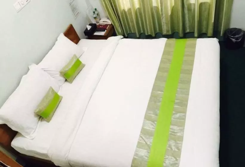 پانسیون Green Days Inn