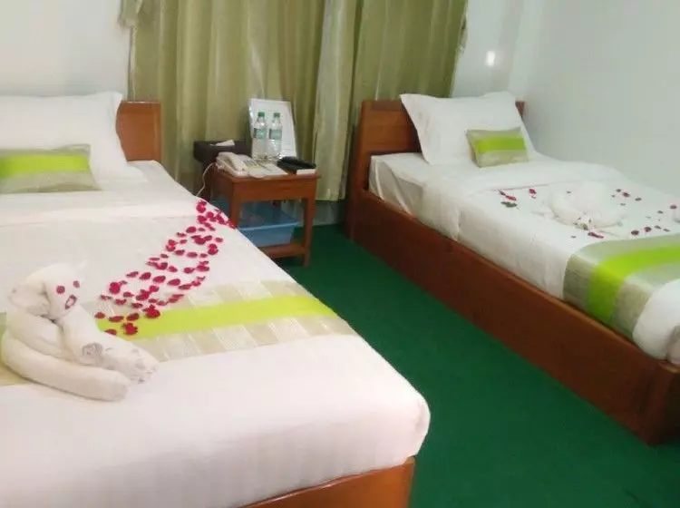 پانسیون Green Days Inn