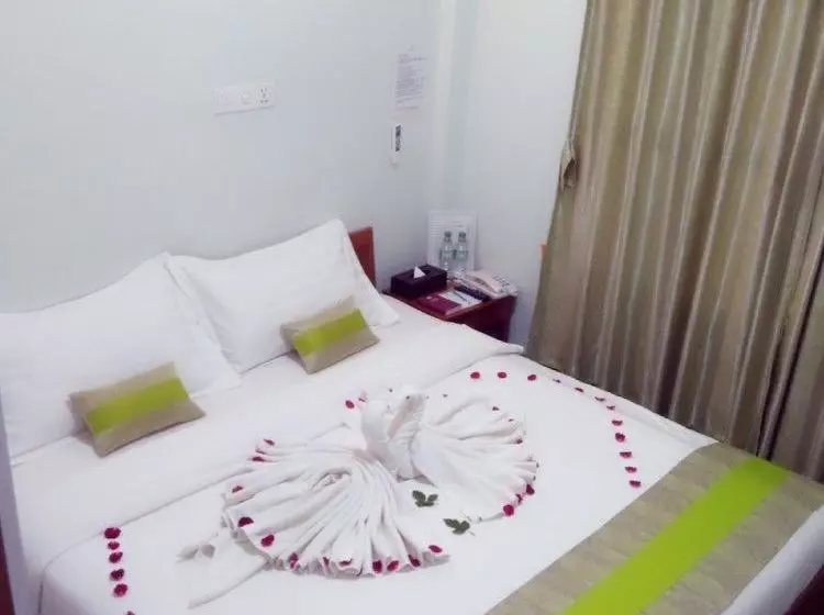 پانسیون Green Days Inn