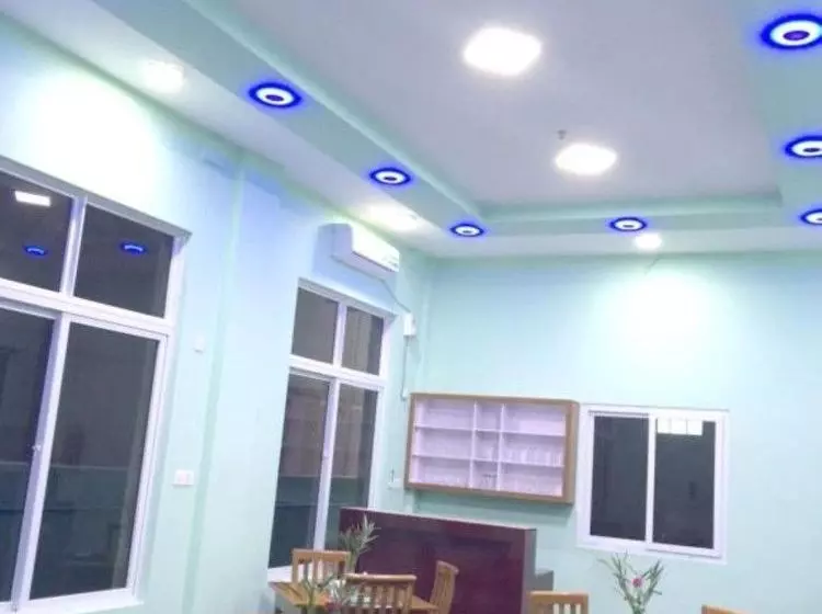 پانسیون Green Days Inn