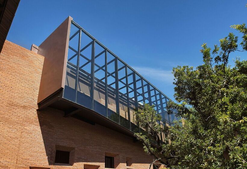 هتل Cross Chiang Mai Riverside Formerly X2 Chiang Mai Riverside