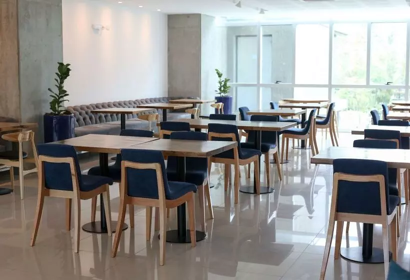 ホテル Dazzler By Wyndham Rosario