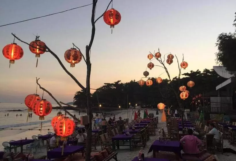 Hotelli Sea Breeze Resort