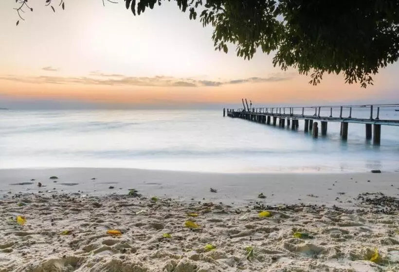 Hotelli Sea Breeze Resort