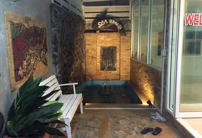 Hotelli Sea Breeze Resort