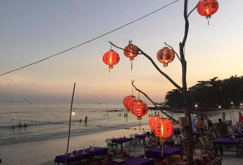 Hotelli Sea Breeze Resort