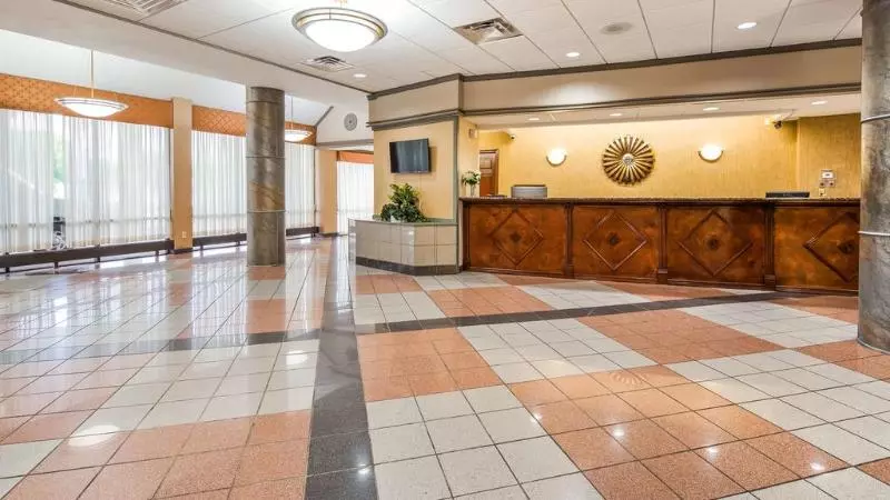 Surestay Plus Hotel By Best Western St. Louis Airport