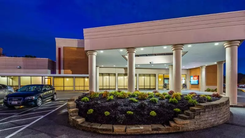 Surestay Plus Hotel By Best Western St. Louis Airport