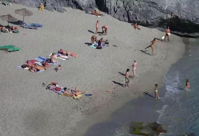 Hotelli Apollo Apartments