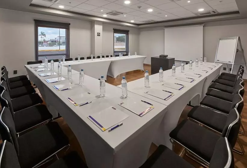 ホテル City Express By Marriott Tepic