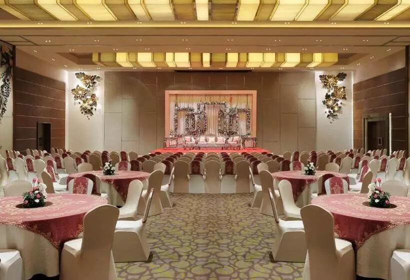 ホテル Grand Mercure Vadodara Surya Palace