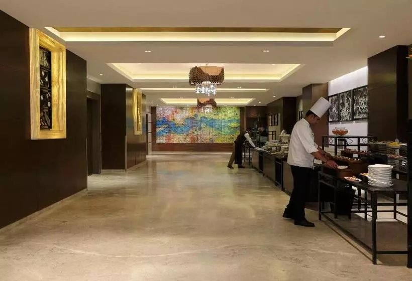 ホテル Grand Mercure Vadodara Surya Palace