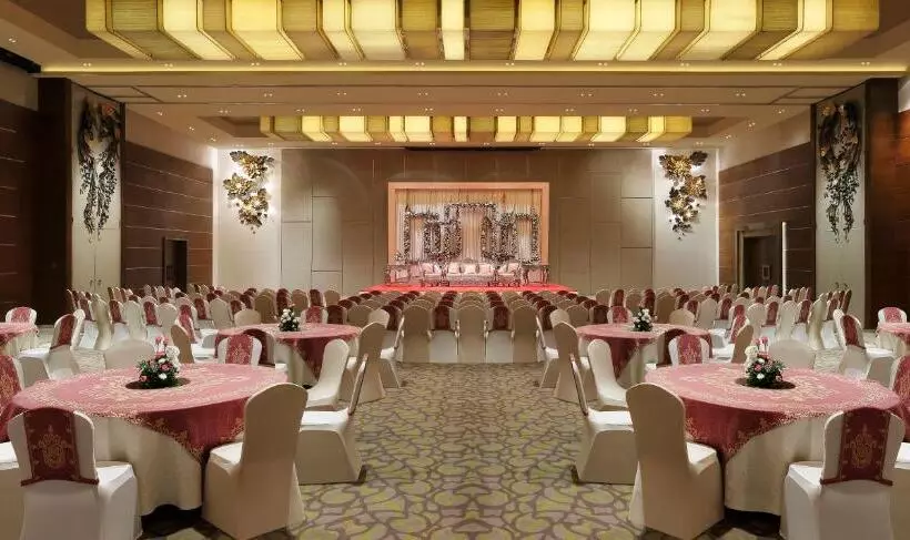 ホテル Grand Mercure Vadodara Surya Palace
