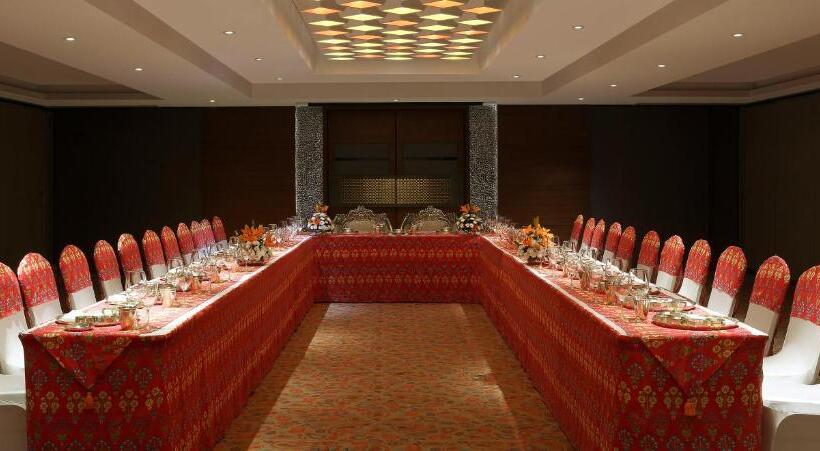 ホテル Grand Mercure Vadodara Surya Palace
