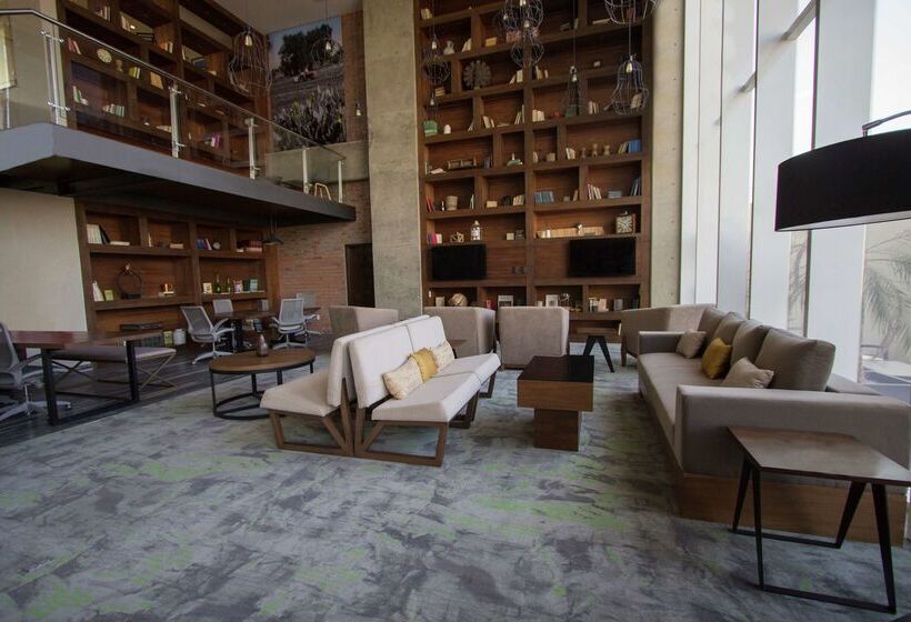 فندق Fiesta Inn Suites Aeropuerto Del Bajío