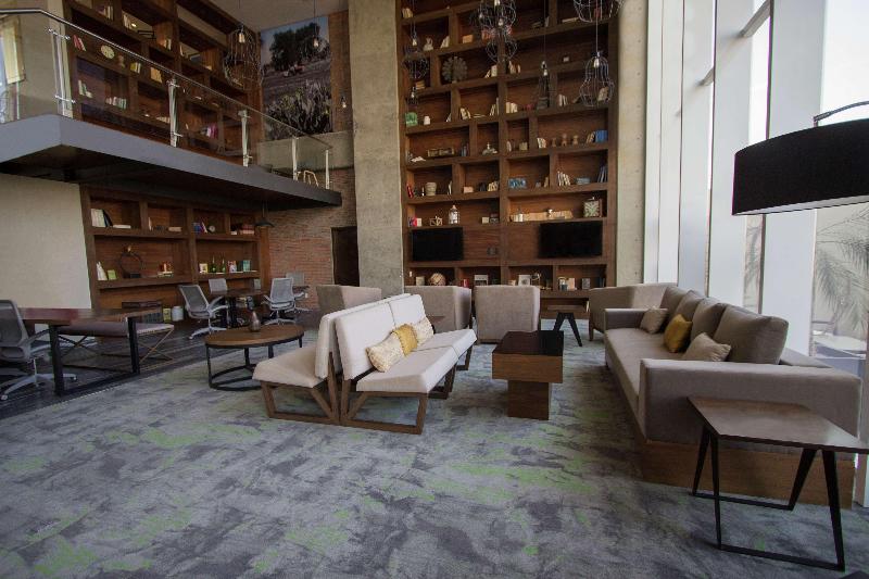 فندق Fiesta Inn Suites Aeropuerto Del Bajío