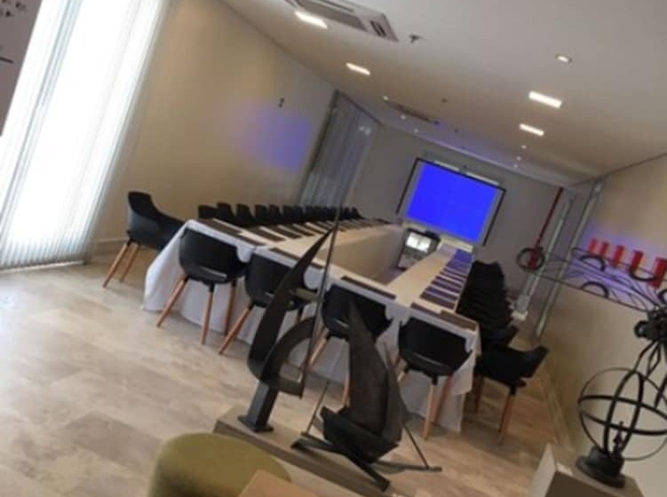 בית מלון כפרי Howard Johnson San Francisco