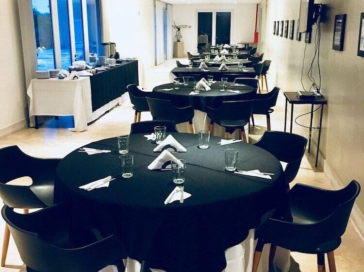 בית מלון כפרי Howard Johnson San Francisco