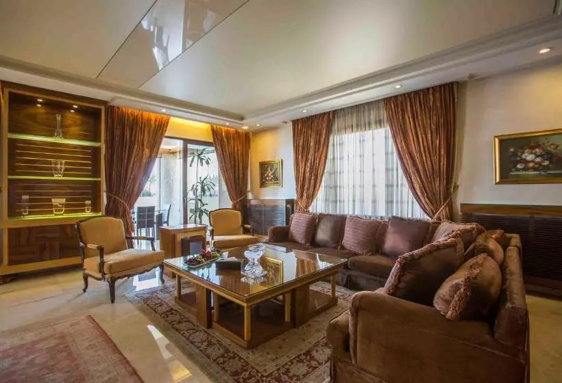 هتل Lahoya Suites