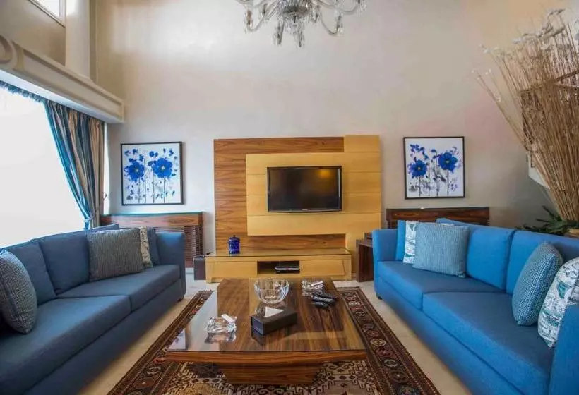 هتل Lahoya Suites
