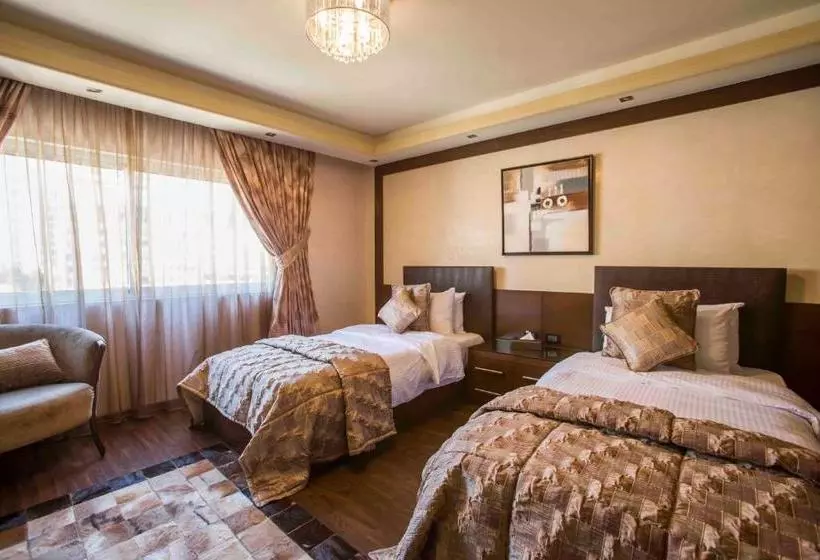 هتل Lahoya Suites