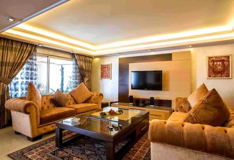 هتل Lahoya Suites
