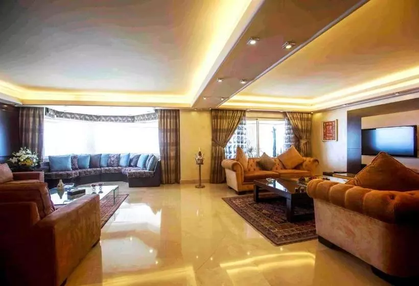 هتل Lahoya Suites
