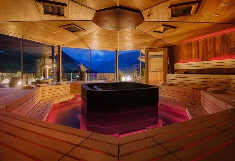 Hotelli Lunaris Wellnessresort