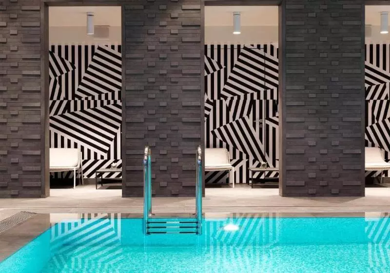 Hotelli Renaissance Warsaw Airport