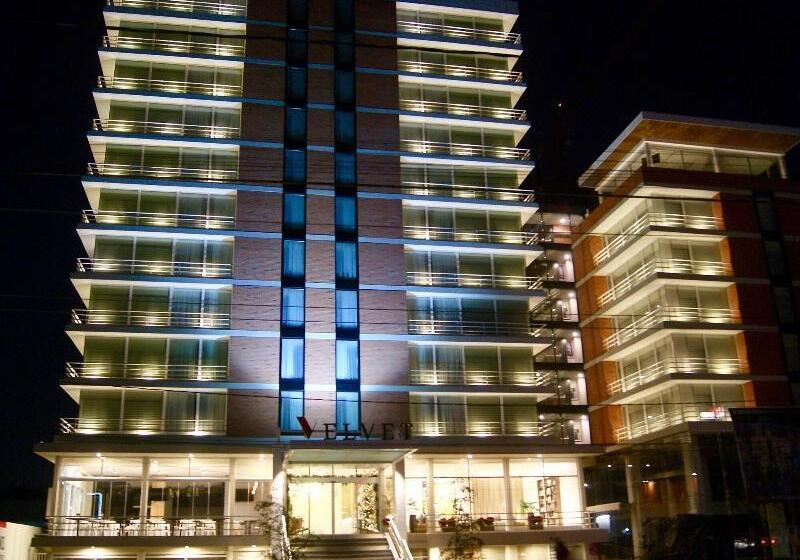 هتل Velvet Plaza