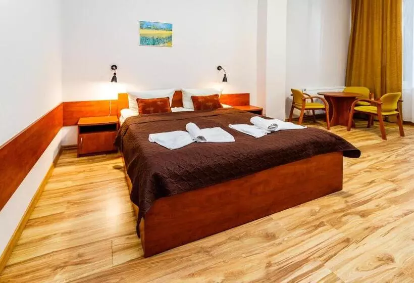 Hotelli Villa Antares I & Ii