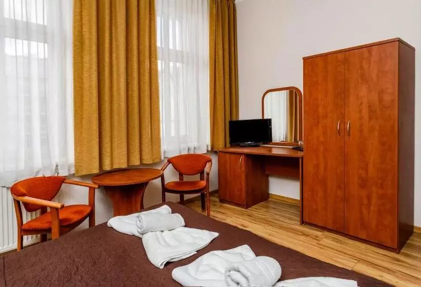 Hotelli Villa Antares I & Ii