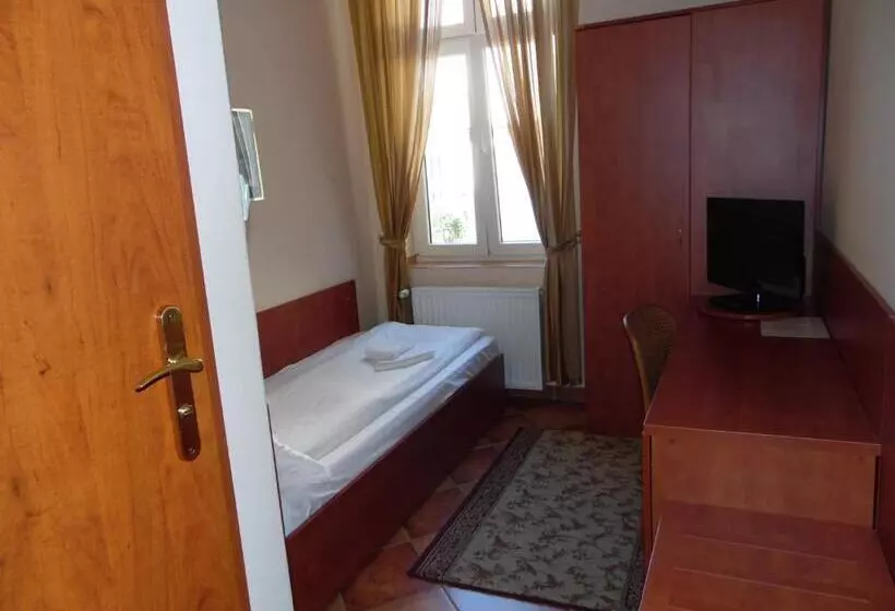 Hotelli Villa Antares I & Ii