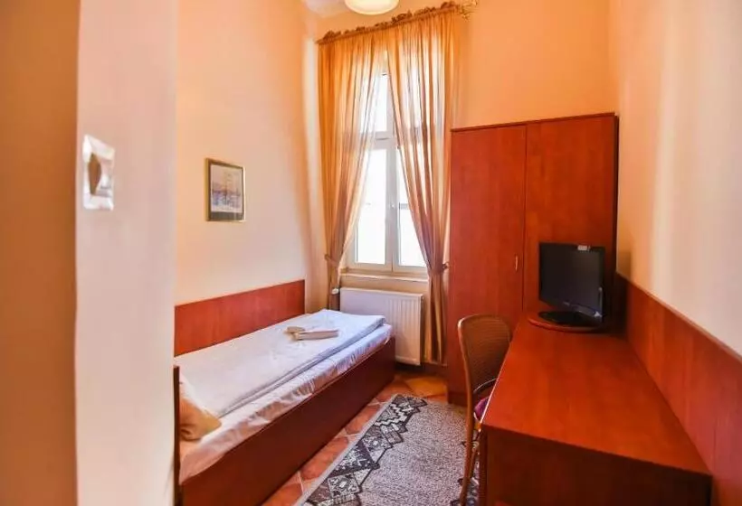 Hotelli Villa Antares I & Ii