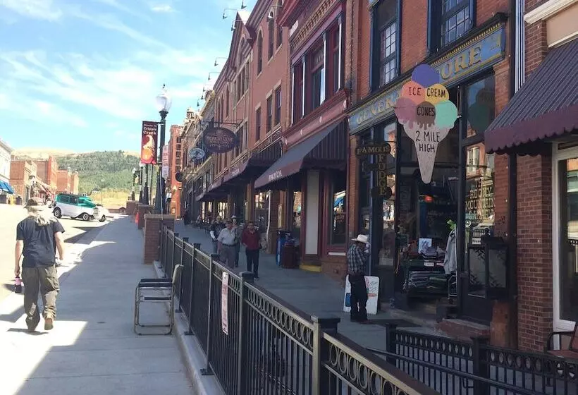 Midnight Rose & Mcgills Hotel & Casino