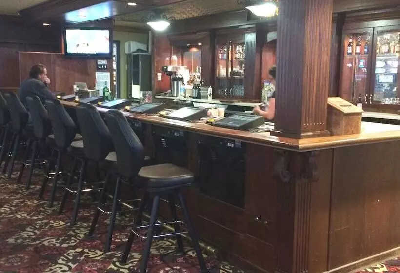 Midnight Rose & Mcgills Hotel & Casino