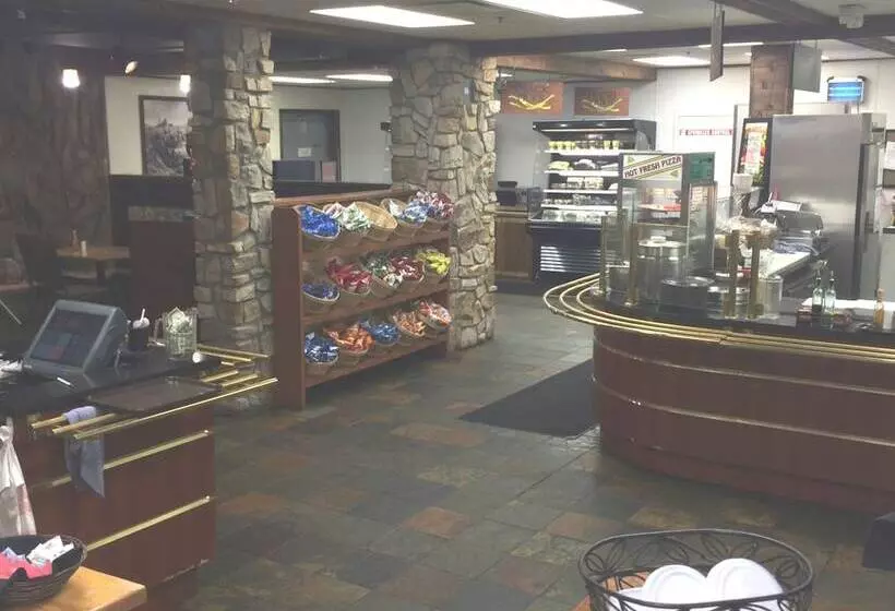 Midnight Rose & Mcgills Hotel & Casino