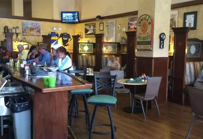 Midnight Rose & Mcgills Hotel & Casino