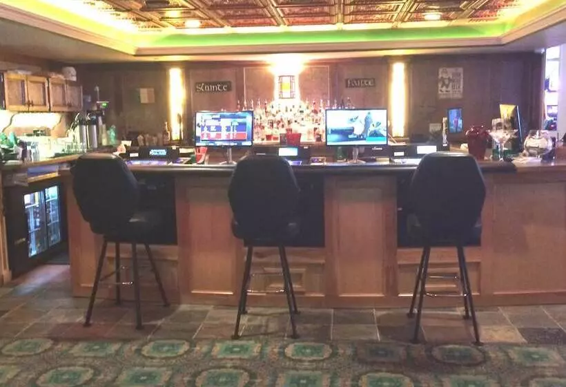 Midnight Rose & Mcgills Hotel & Casino